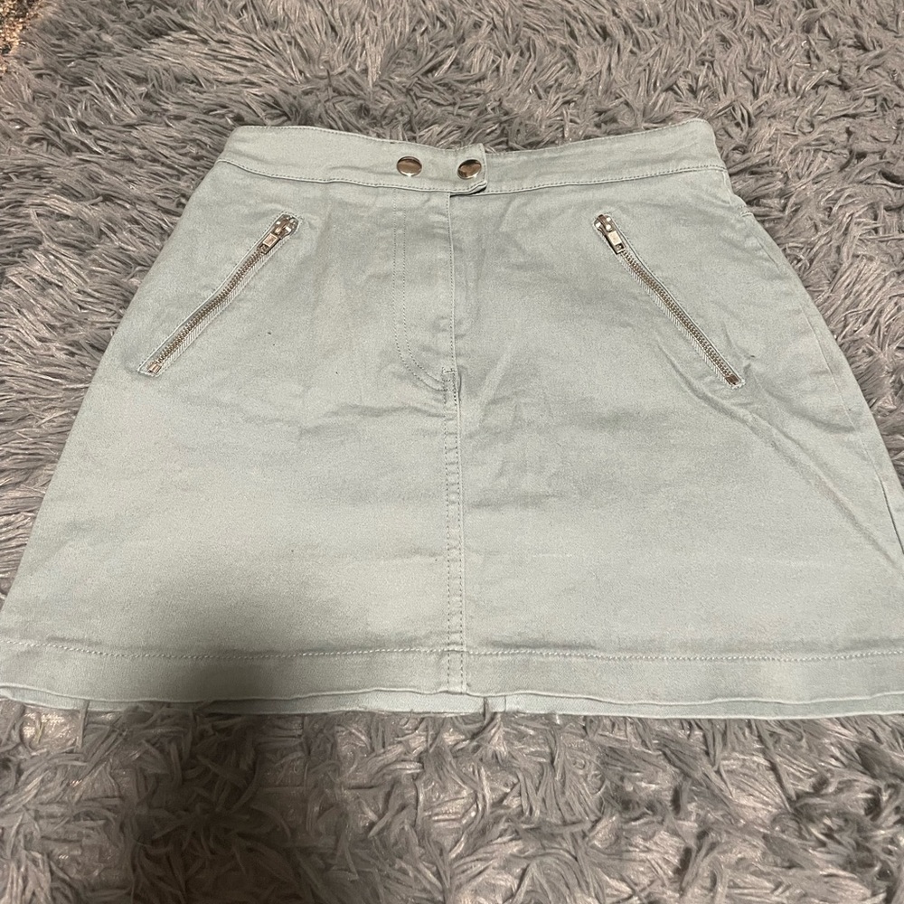 Women’s Short Zipper Pocket Skirt